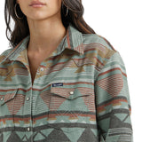 Women's Wrangler Retro Boyfriend Western Snap Shirt in Sage