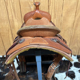 Rear view showing rawhide wrap on the cheyenne roll cantle 